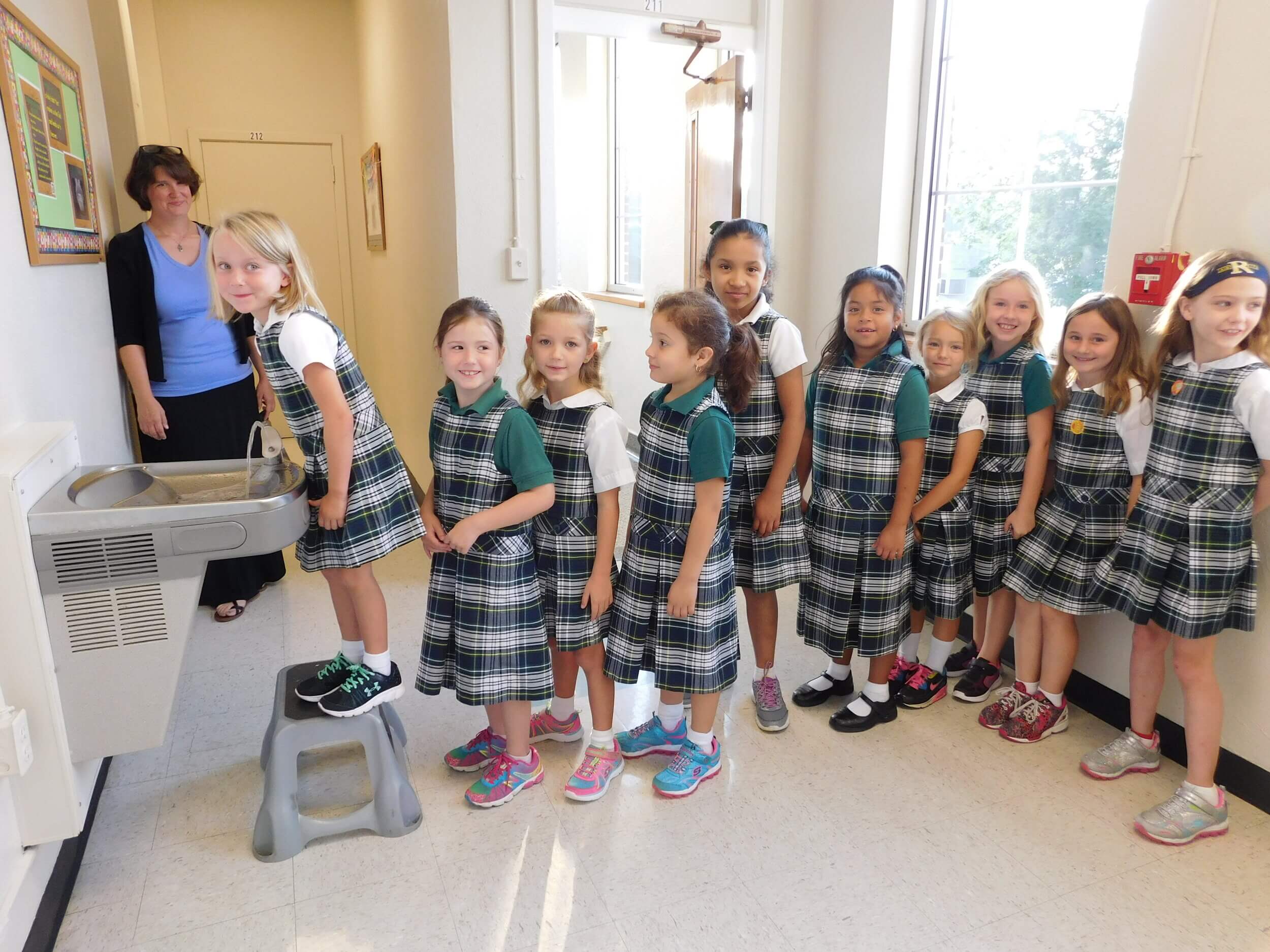 School water fountain line